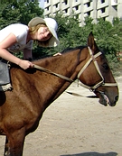 ЛИСИЧКА на лошадке по имени Лапик после 2-хчасого перехода по горам (долина Сукко, август 2007)