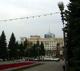 Сквер за площадью Революции